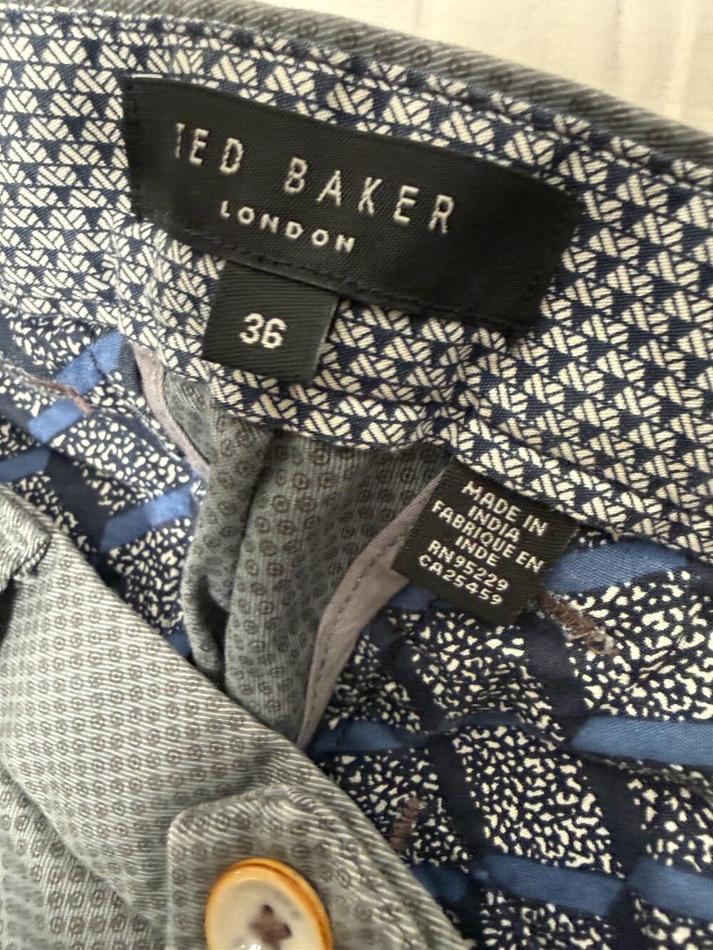Ted Baker London Shorts Gray Geometric Flat Front Sz 36